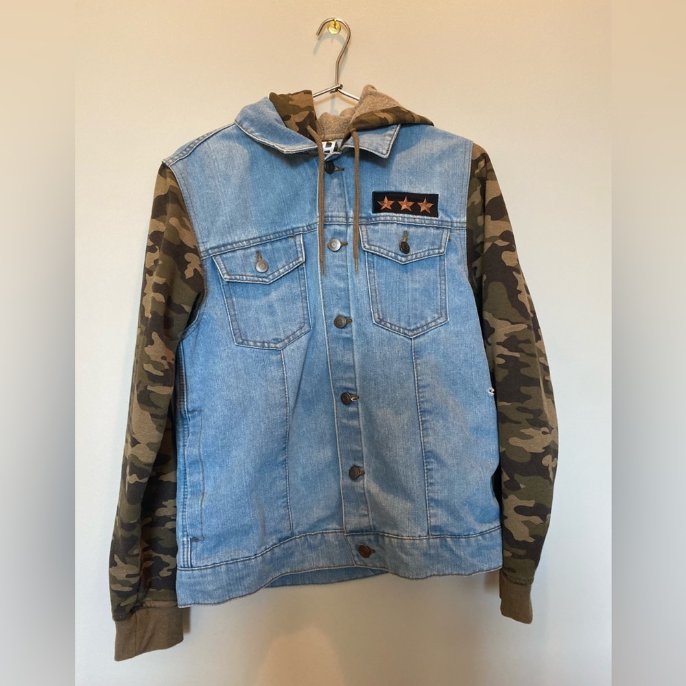 Vintage Jean Jacket With Camo sleeves and American Flag Picture